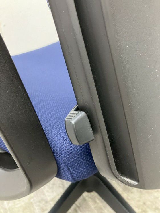 オカムラESCUDO(エスクード)チェア 固定肘付エスクードチェア 商品画像10