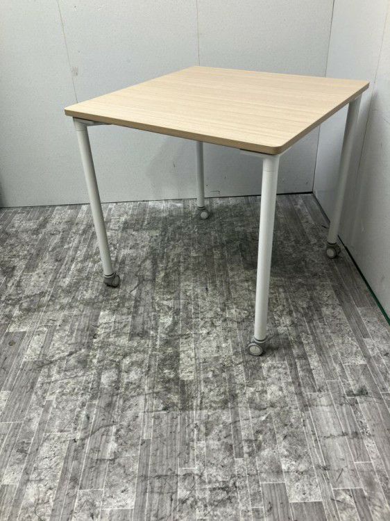 イトーキActiveField(アクティブフィールド)シリーズ 750角テーブル 商品画像1