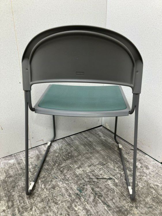 ウチダ（内田洋行）スタッキングチェア 商品画像5