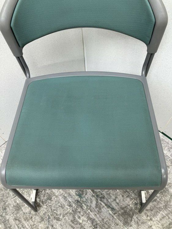 ウチダ（内田洋行）スタッキングチェア 商品画像8