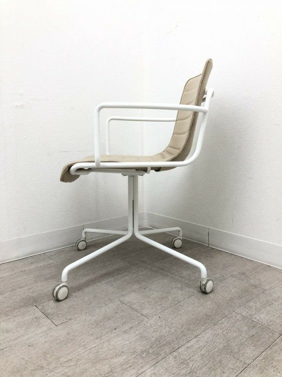 コクヨデイズオフィス オフセットフレームシリーズ ミーティングチェア 商品画像4