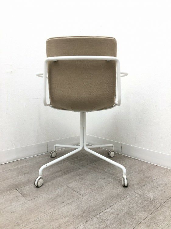 コクヨデイズオフィス オフセットフレームシリーズ ミーティングチェア 商品画像5