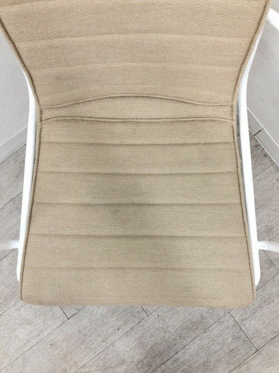 コクヨデイズオフィス オフセットフレームシリーズ ミーティングチェア 商品画像9