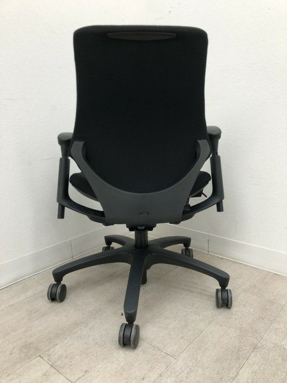 イトーキf(エフチェア)シリーズ 可動肘付エフチェア 商品画像4