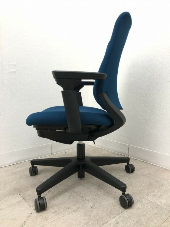 コクヨMitra2（ミトラ2）チェア 可動肘付ミトラ2チェア 商品画像3