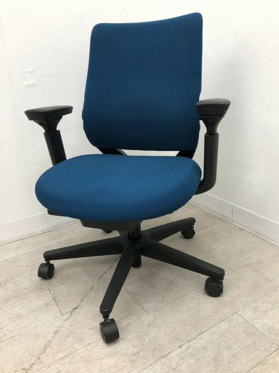 コクヨMitra2（ミトラ2）チェア 可動肘付ミトラ2チェア 商品画像1