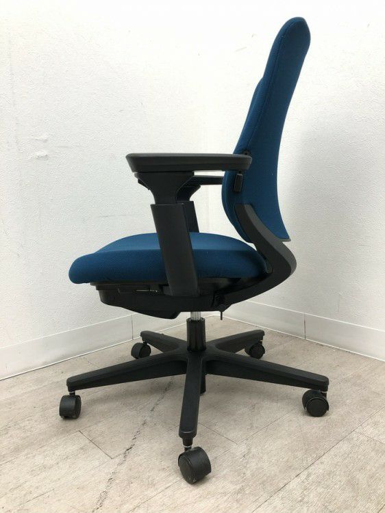 コクヨMitra2（ミトラ2）チェア 可動肘付ミトラ2チェア 商品画像3