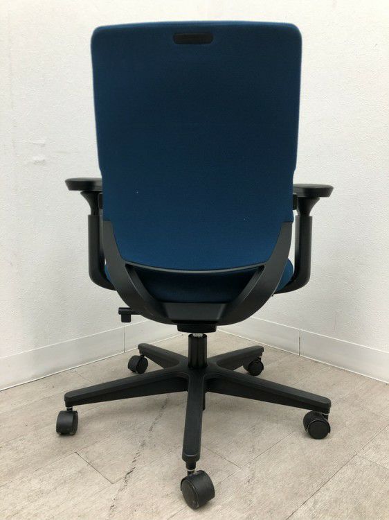 コクヨMitra2（ミトラ2）チェア 可動肘付ミトラ2チェア 商品画像4