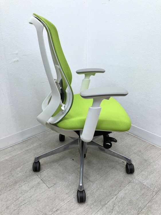 オカムラSylphy(シルフィー)チェア 可動肘付シルフィーチェア 商品画像3