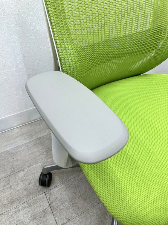 オカムラSylphy(シルフィー)チェア 可動肘付シルフィーチェア 商品画像6