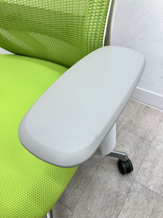 オカムラSylphy(シルフィー)チェア 可動肘付シルフィーチェア 商品画像7