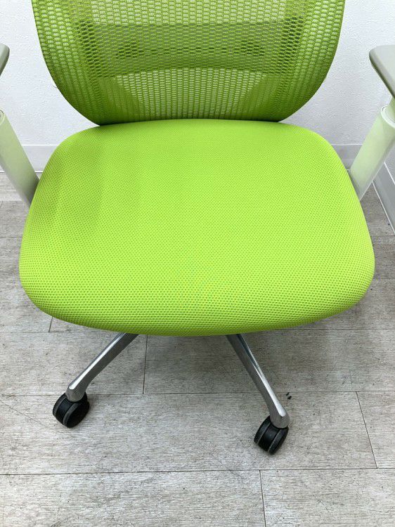 オカムラSylphy(シルフィー)チェア 可動肘付シルフィーチェア 商品画像8