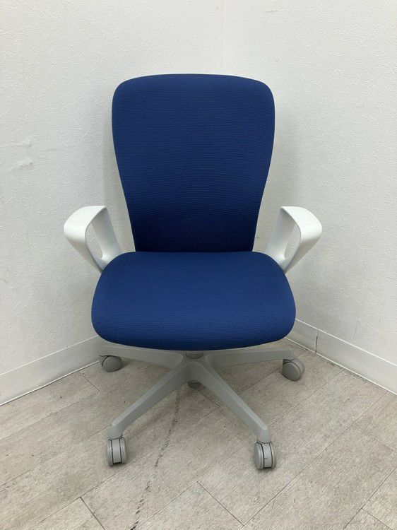 オカムラsulato(スラート)シリーズ 固定肘付スラートチェア 商品画像2