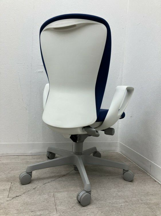 オカムラsulato(スラート)シリーズ 固定肘付スラートチェア 商品画像17