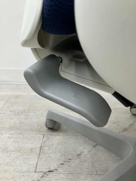 オカムラsulato(スラート)シリーズ 固定肘付スラートチェア 商品画像18