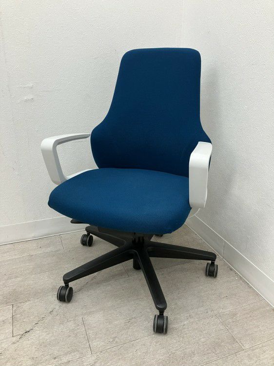 コクヨ固定肘付グーフォチェア 商品画像1