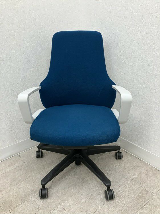 コクヨ固定肘付グーフォチェア 商品画像2