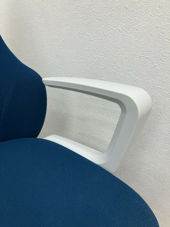 コクヨ固定肘付グーフォチェア 商品画像10