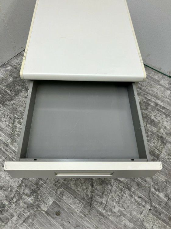 コクヨ3段脇机 商品画像5