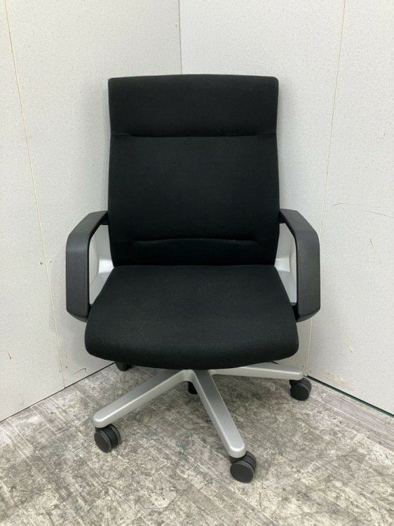 コクヨ320シリーズ 固定肘付マネジメントチェア 商品画像2