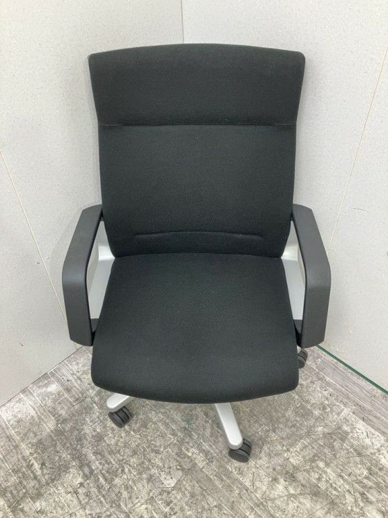 コクヨ320シリーズ 固定肘付マネジメントチェア 商品画像3