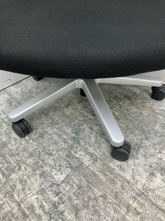 コクヨ320シリーズ 固定肘付マネジメントチェア 商品画像7