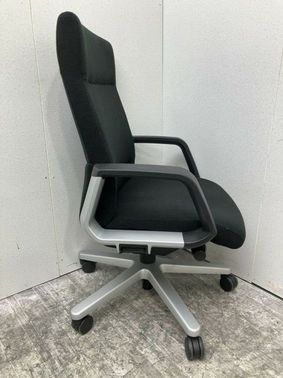 コクヨ320シリーズ 固定肘付マネジメントチェア 商品画像8