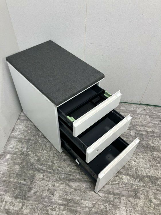 コクヨクッション付きインサイドワゴン 商品画像6