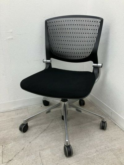 オカムラGrata（グラータ）チェア ミーティングチェア 商品画像1