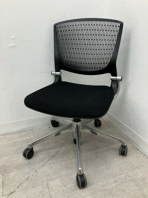 オカムラGrata（グラータ）チェア ミーティングチェア 商品画像1
