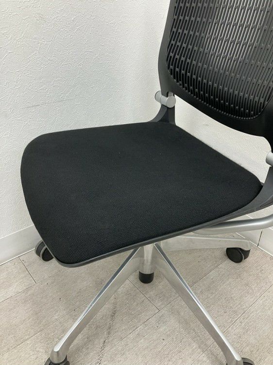 オカムラGrata（グラータ）チェア ミーティングチェア 商品画像9