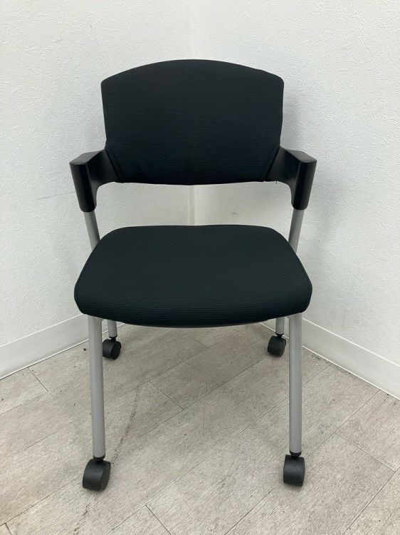 コクヨプロッティシリーズ スタッキングチェア 商品画像2