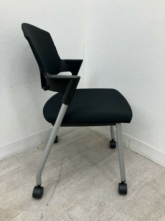 コクヨプロッティシリーズ スタッキングチェア 商品画像3