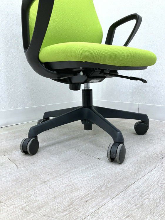 オカムラCG-M(シージーエム)シリーズ 固定肘付CG-Mチェア 商品画像7