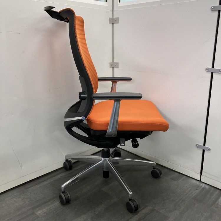 コクヨ固定肘付ベゼルチェア 商品画像3