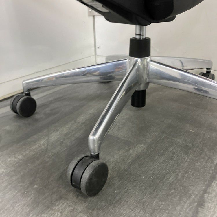 コクヨ固定肘付ベゼルチェア 商品画像13