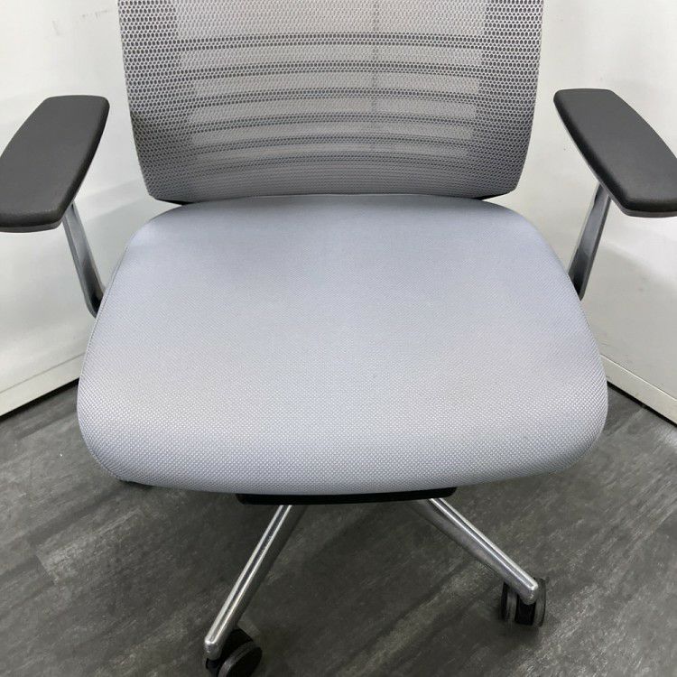 コクヨ固定肘付ベゼルチェア 商品画像8