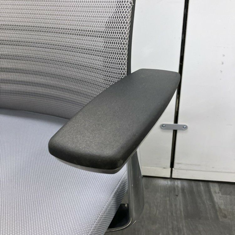 コクヨ固定肘付ベゼルチェア 商品画像11