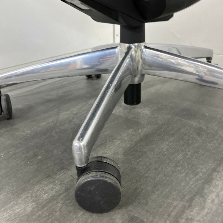 コクヨ固定肘付ベゼルチェア 商品画像13