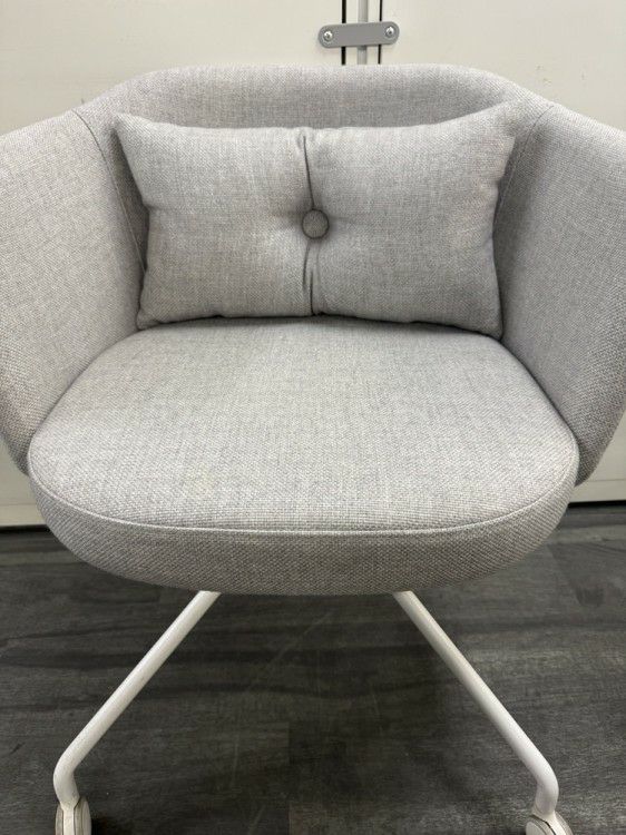 コクヨCOODE（コーデ）シリーズ ミーティングチェア4脚セット 商品画像5