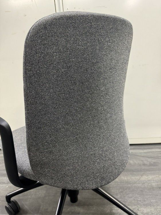 オカムラ固定肘付ライブスエントリーチェア 商品画像7