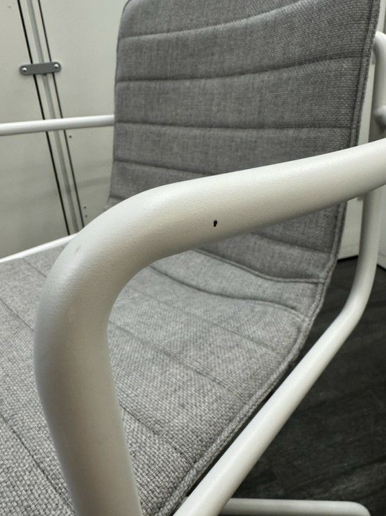 コクヨデイズオフィス オフセットフレームシリーズ ミーティングチェア 商品画像8