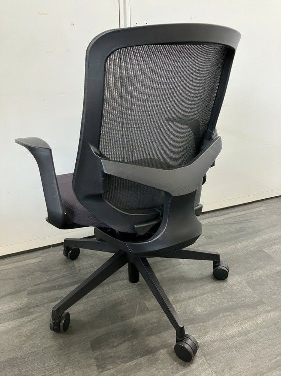 ナイキ固定肘付セリフトチェア 商品画像3