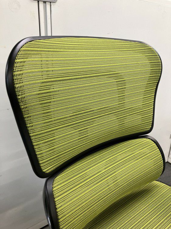 エルゴヒューマン可動肘付ベーシックチェア 商品画像4