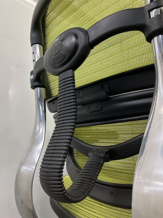 エルゴヒューマン可動肘付ベーシックチェア 商品画像6