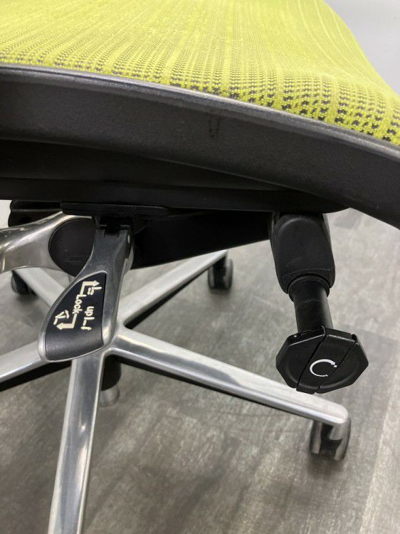 エルゴヒューマン可動肘付ベーシックチェア 商品画像12