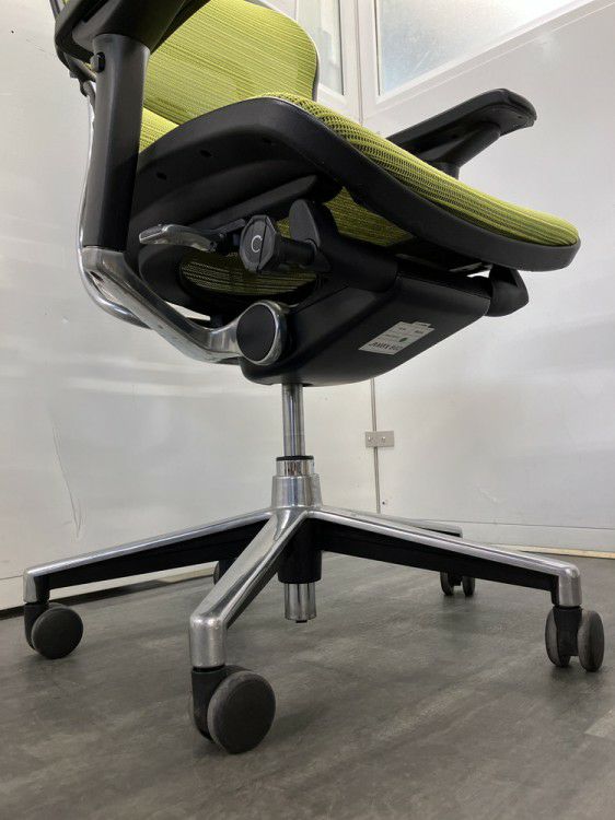 エルゴヒューマン可動肘付ベーシックチェア 商品画像13