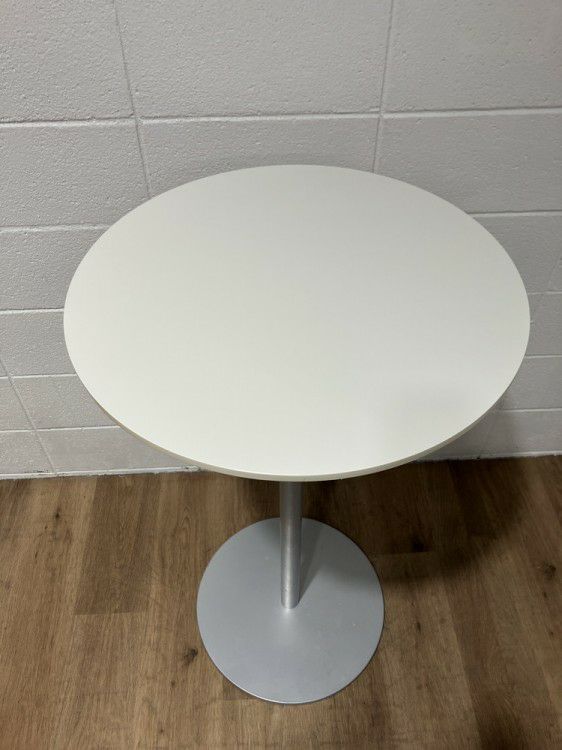 ウチダ（内田洋行）ハイテーブル 商品画像2