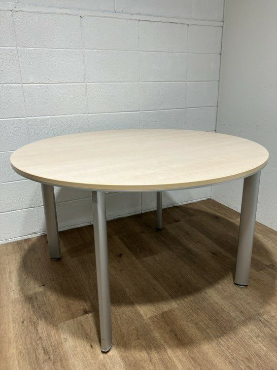 ウチダ（内田洋行）丸テーブル 商品画像1