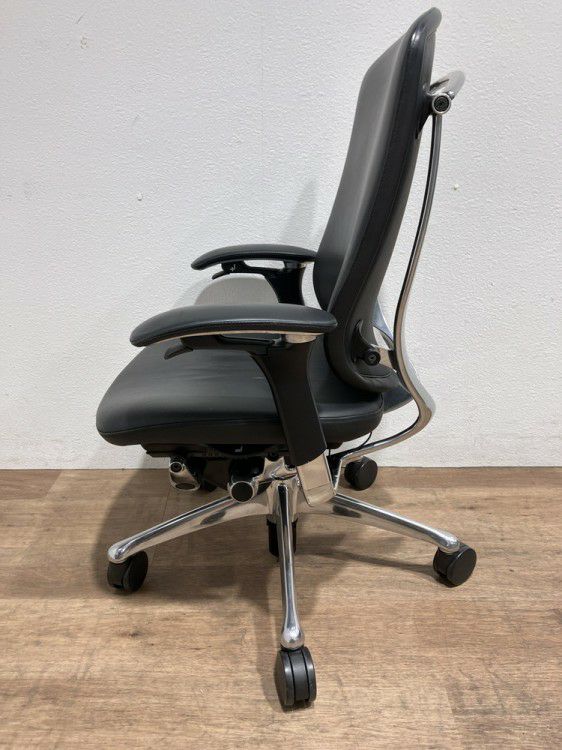 オカムラコンテッサ（Contessa）チェア 可動肘付コンテッサチェア 商品画像2